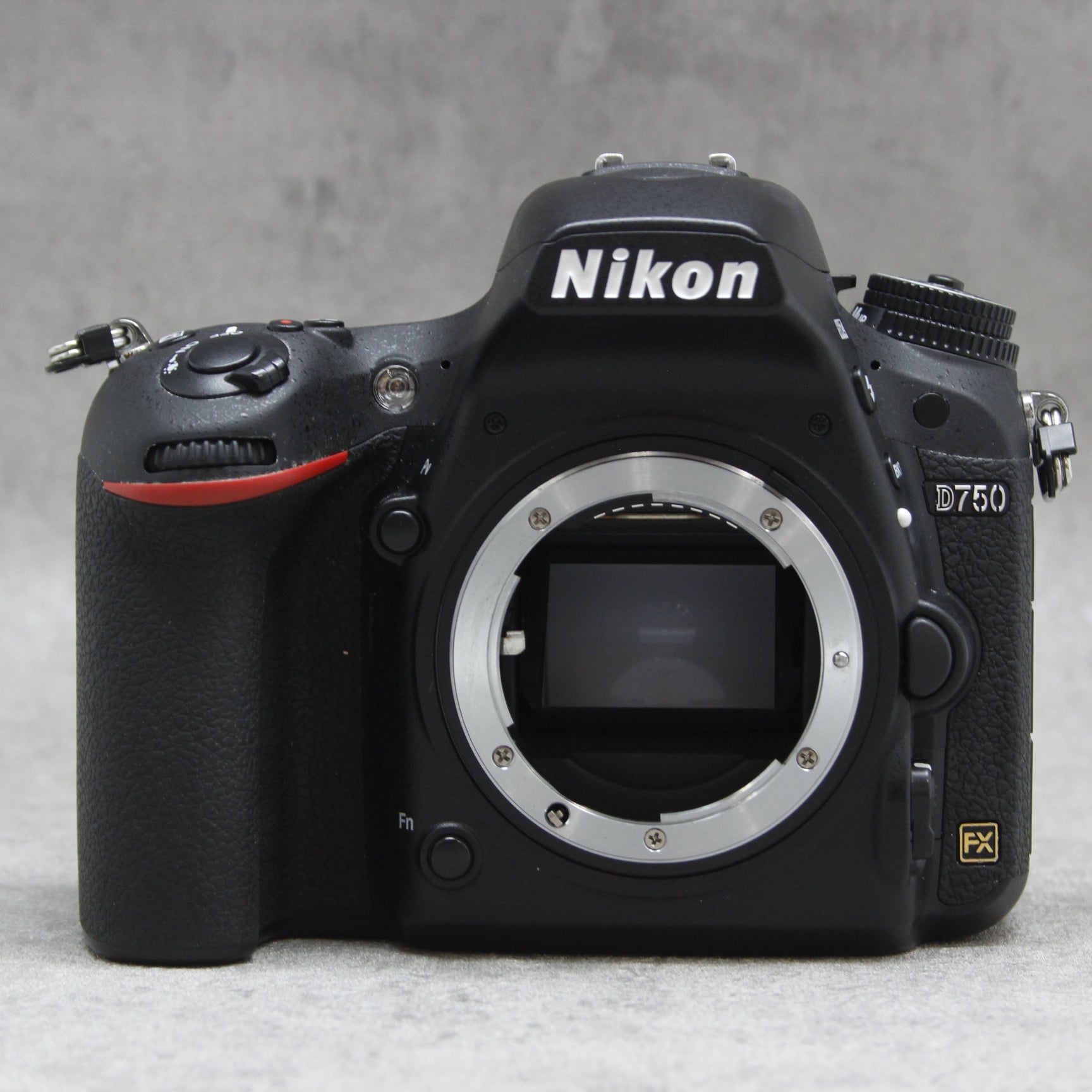 中古品 Nikon D750 24-85VR レンズキット ☆8月3日(木)のYouTube生配信でご紹介☆