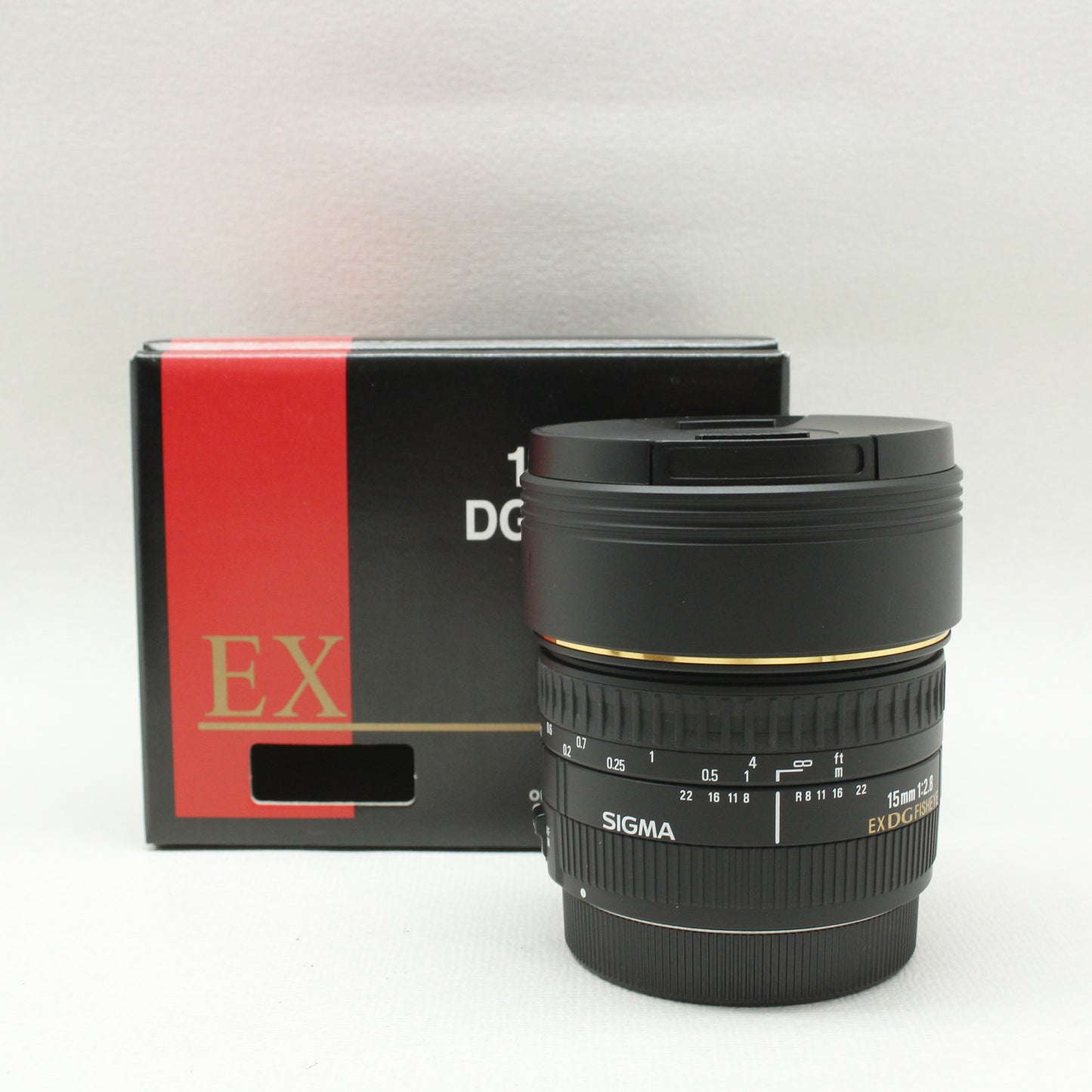 中古品 SIGMA 15mm F2.8 EX DG FISHEYE (Canon用)【10月5日(土) YouTube生配信でご紹介】