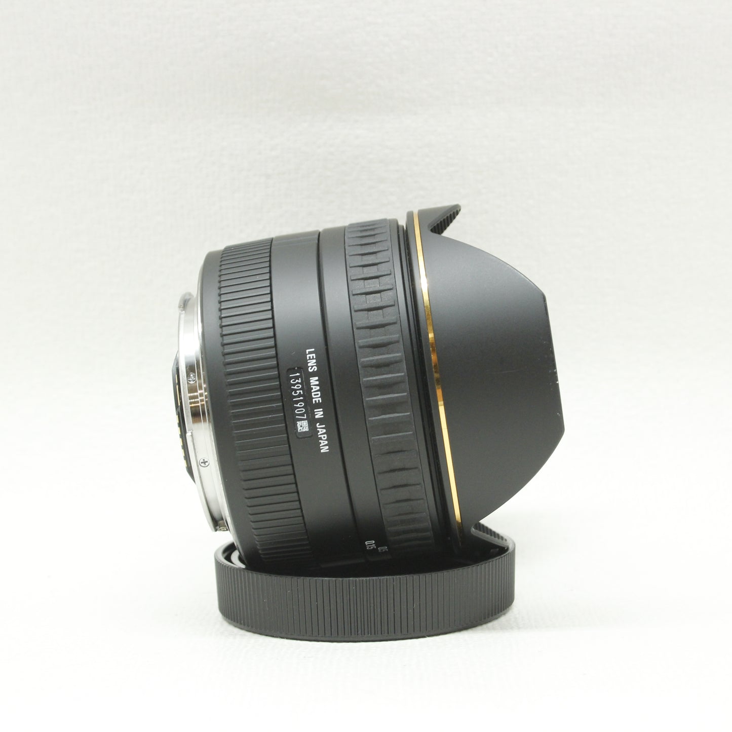 中古品 SIGMA 15mm F2.8 EX DG FISHEYE (Canon用)【10月5日(土) YouTube生配信でご紹介】