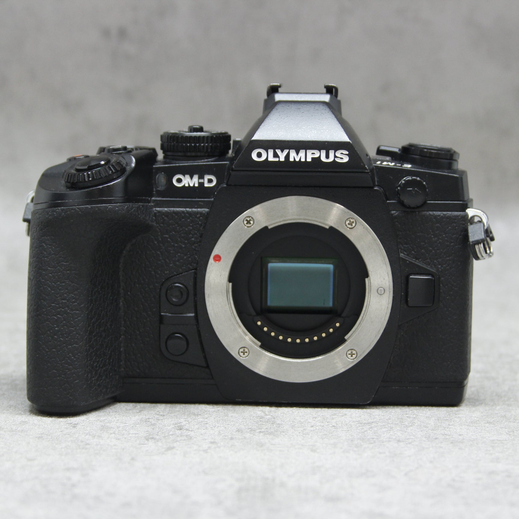 中古品 OLYMPUS OM-D E-M1 12-40mm F2.8 レンズキット ☆8月