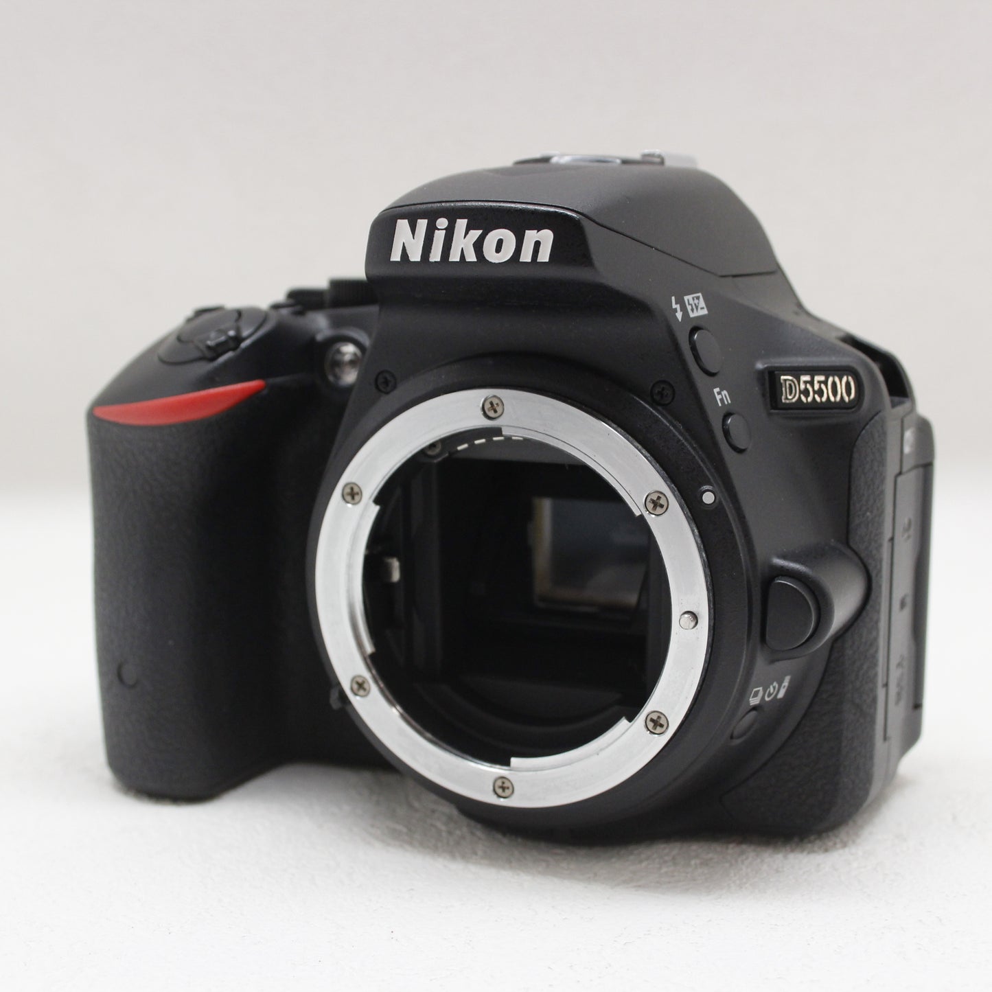 中古品 Nikon D5500 標準レンズキット ☆1月4日(木)のYouTube生配信でご紹介☆