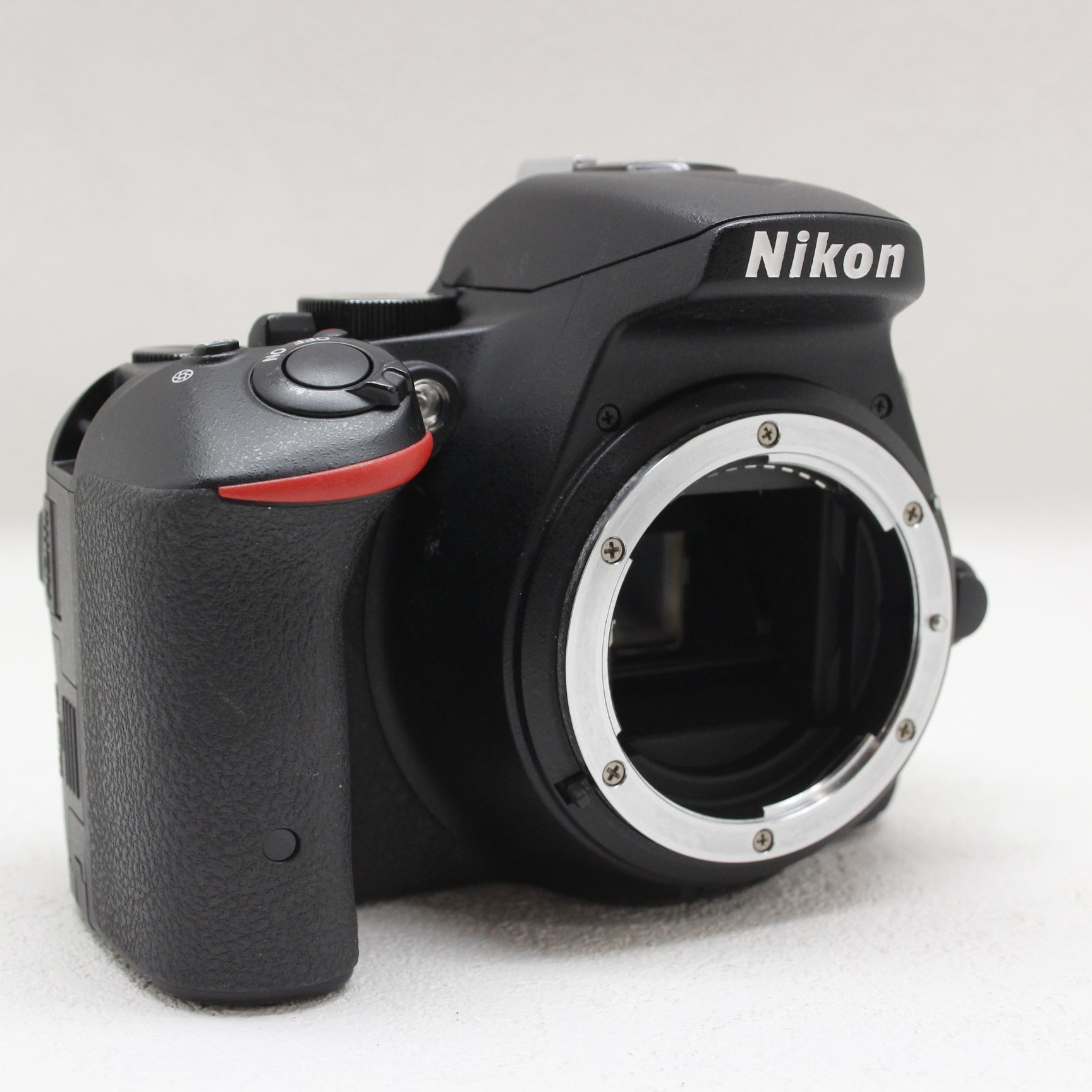 20,000円Nikon D5500 標準レンズキット