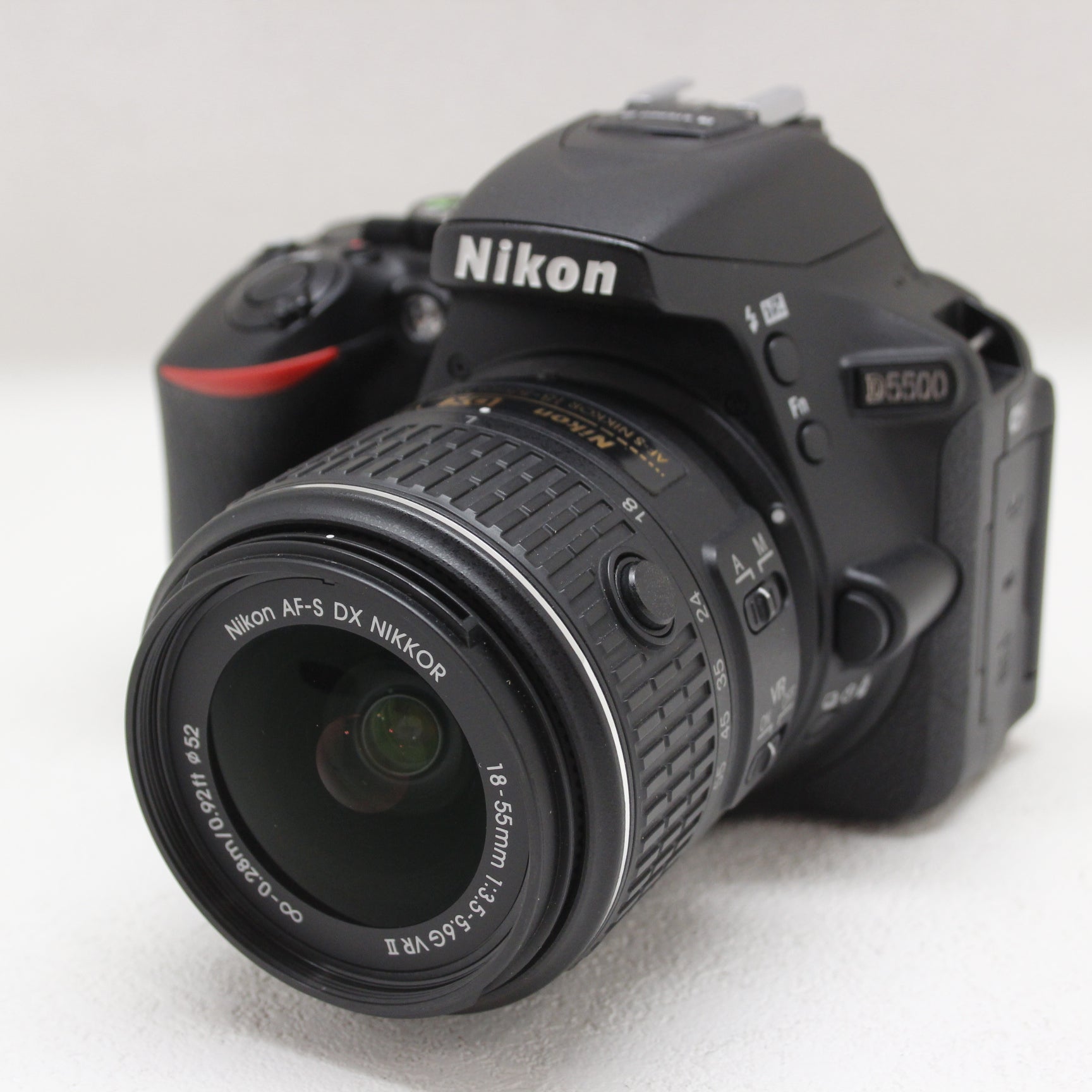 【美品】NIKON D5500 標準レンズキッドデジタル一眼