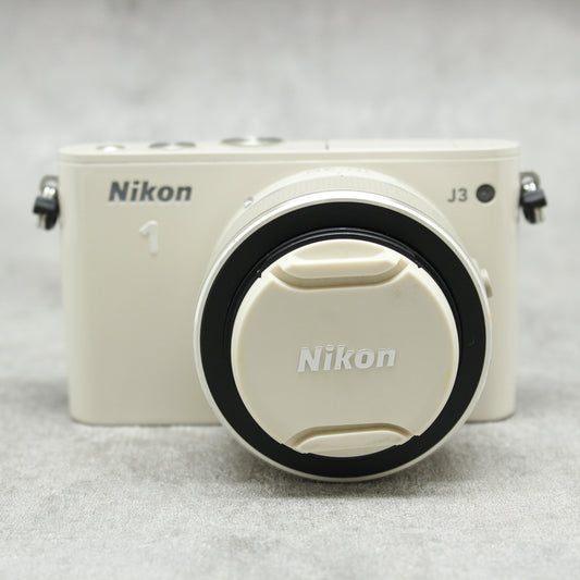 中古品 （訳アリ）Nikon 1 J3 標準ズームレンズキット [ベージュ]【6月17日(土)のYouTube生配信でご紹介】
