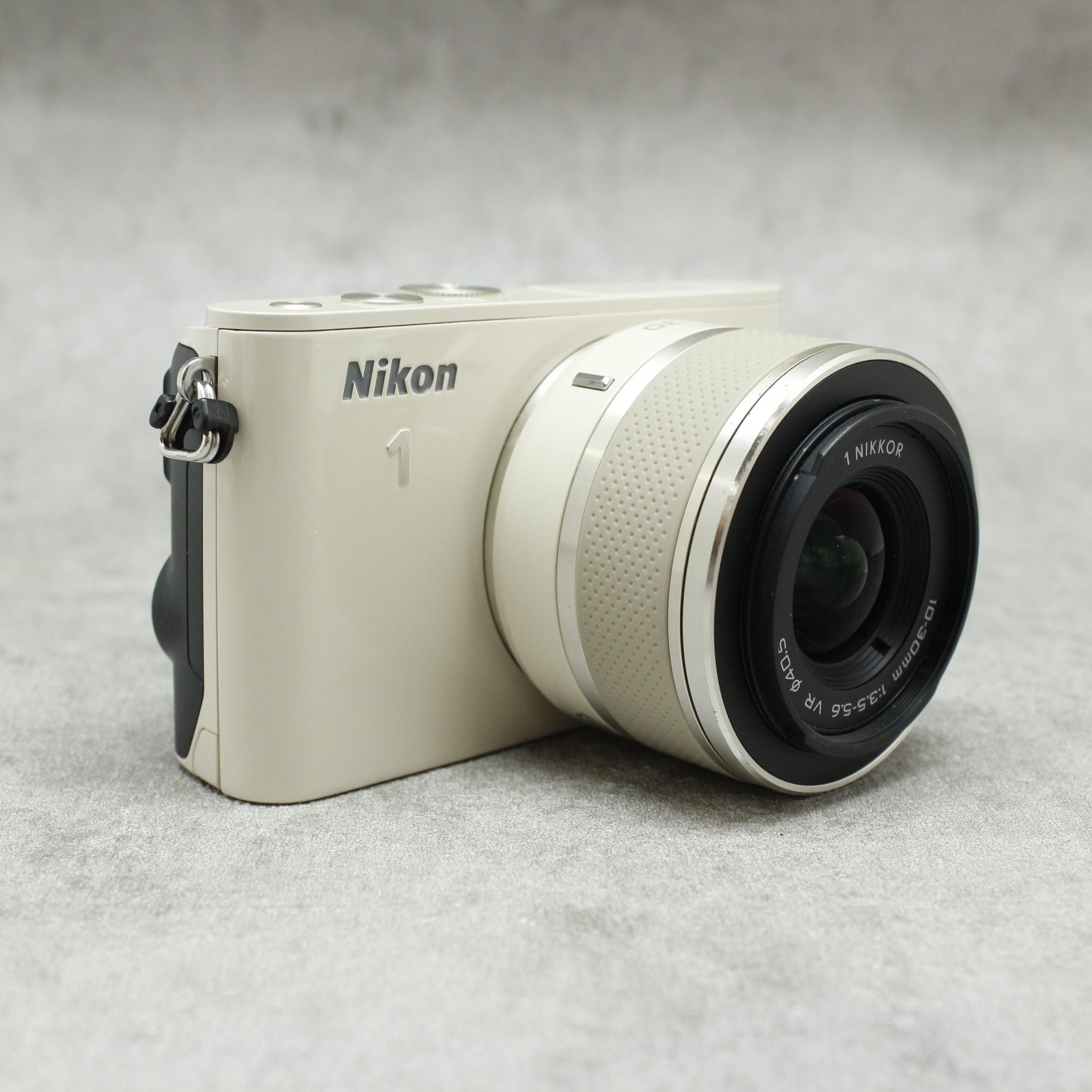 ミラーレス一眼カメラ Nikon 1 J3 標準ズームレンズ シルバー - www ...