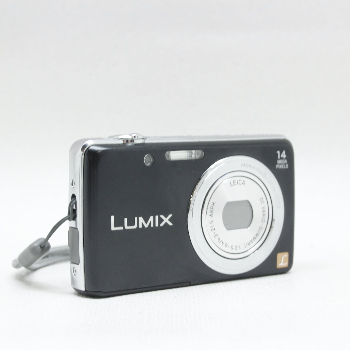 中古品 Panasonic LUMIX DMC-FH6 ブラック