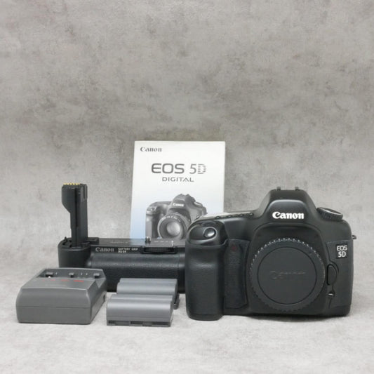 Canon EOS 5D + BG-E4