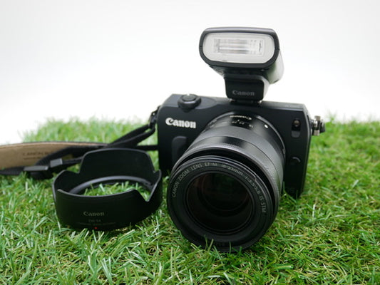中古品 Canon EOS Mボディ 18-55�oSTM