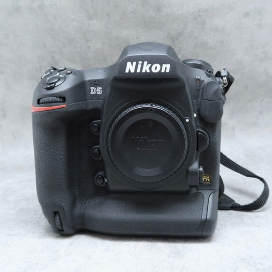 中古品 Nikon D5ボディ XQDﾓﾃﾞﾙ さんぴん商会