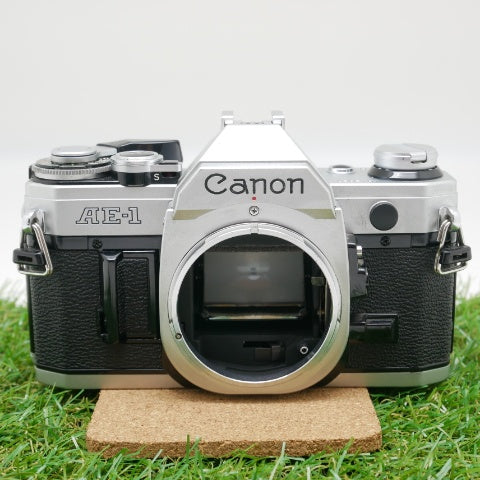 中古品 Canon AE-1 シルバーボディ【訳アリ】 #4048067