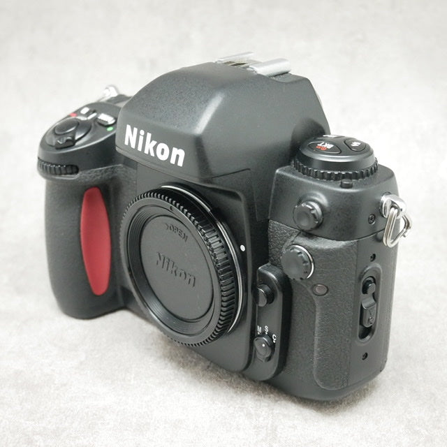 中古品 Nikon F100 ボディ さんぴん商会