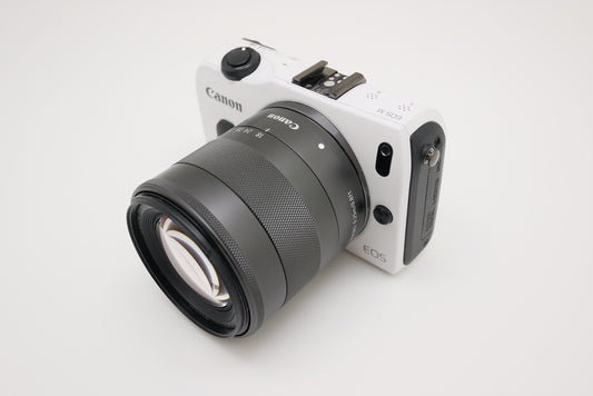 中古品 Canon EOS Mボディ 18-55�oSTM
