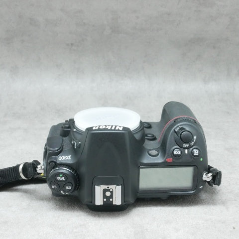 中古品 Nikon D300 ボデイ