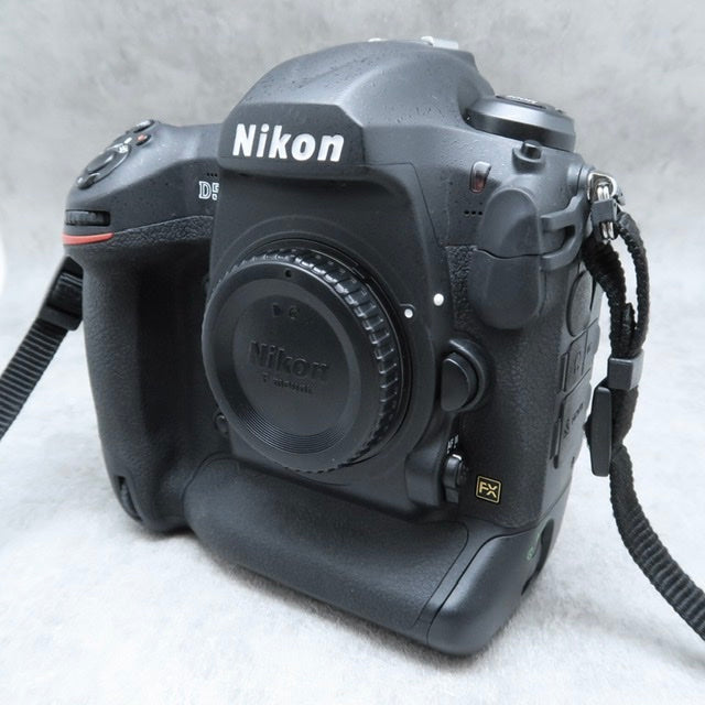 中古品 Nikon D5ボディ XQDﾓﾃﾞﾙ さんぴん商会