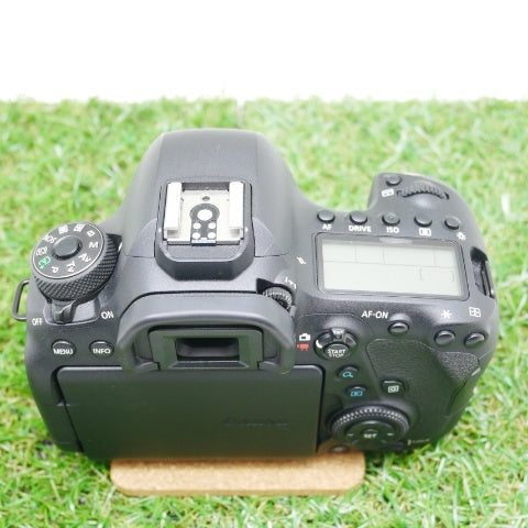 中古品 Canon EOS 6D Mark�U EF 50mm F1.8 STM付き