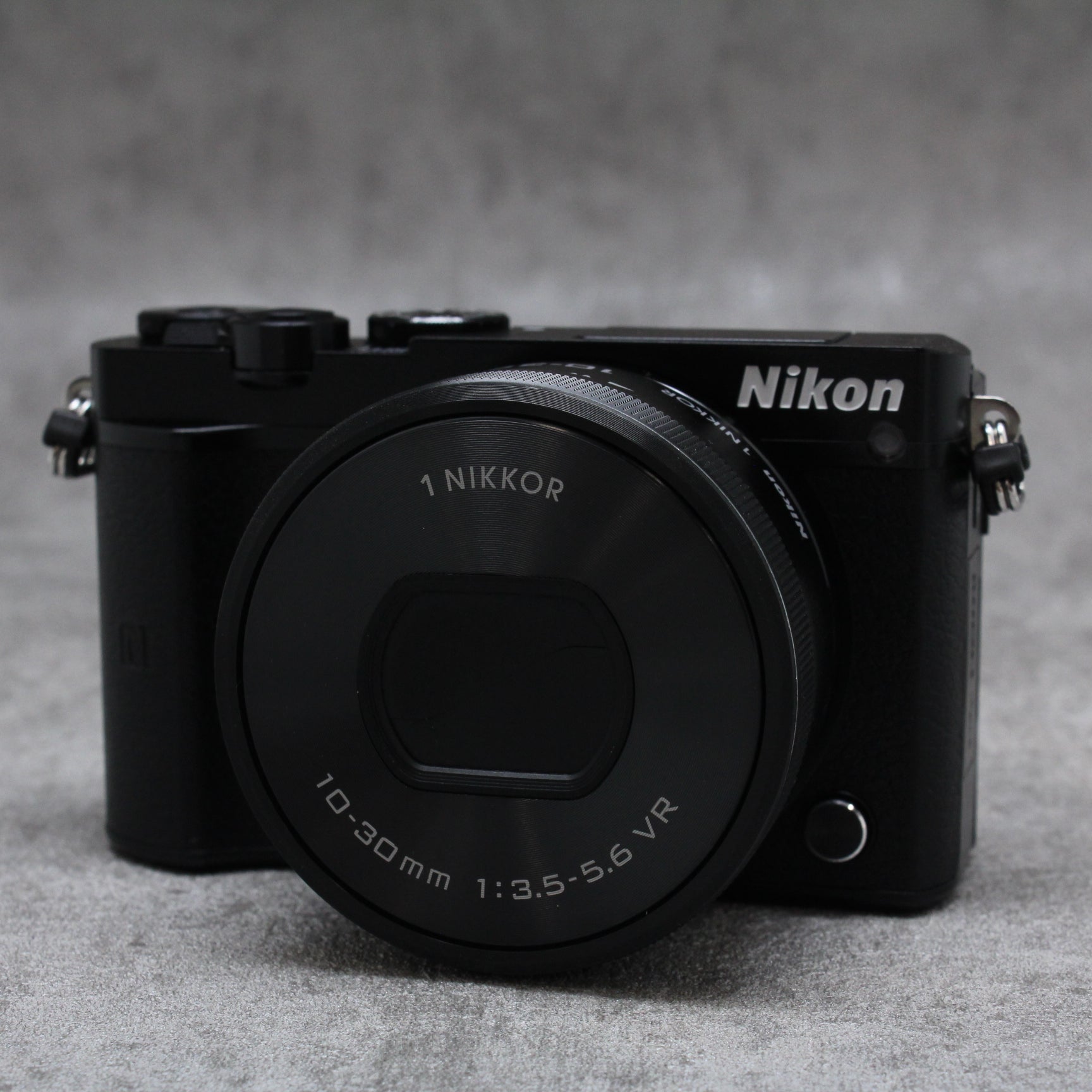 中古品 Nikon 1 J5 ダブルレンズキット ほっしー商会