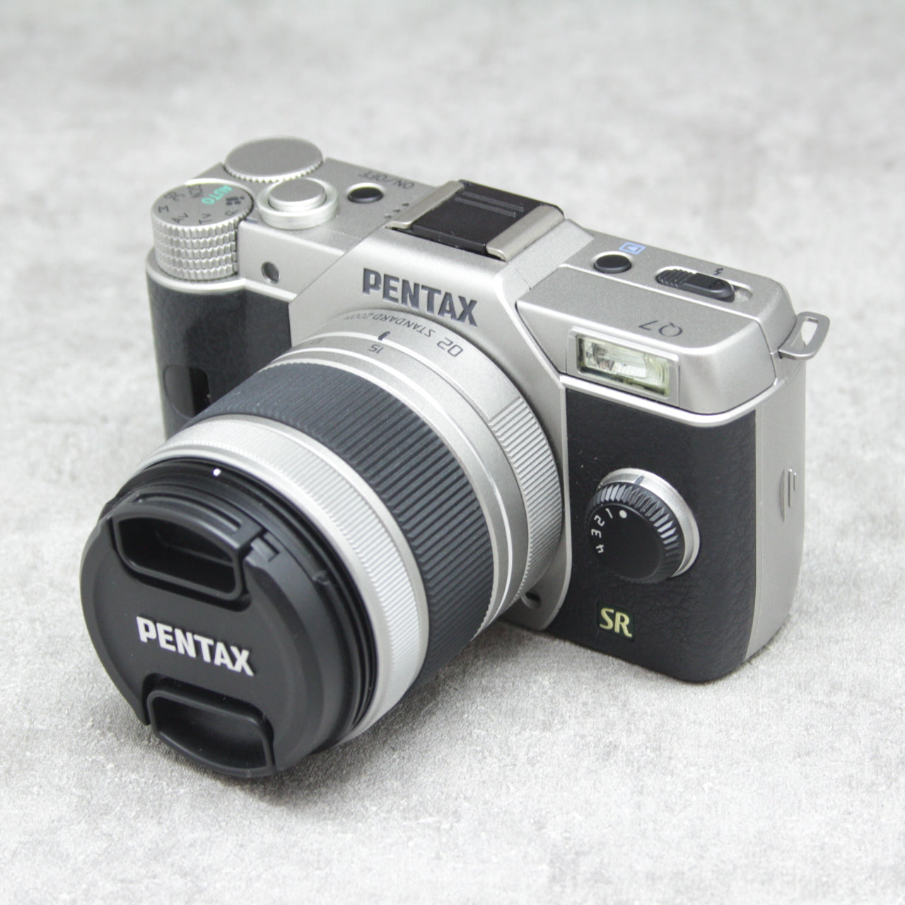 中古品 PENTAX Q7ダブルズームキット【2月4日(土)のYouTube生配信でご