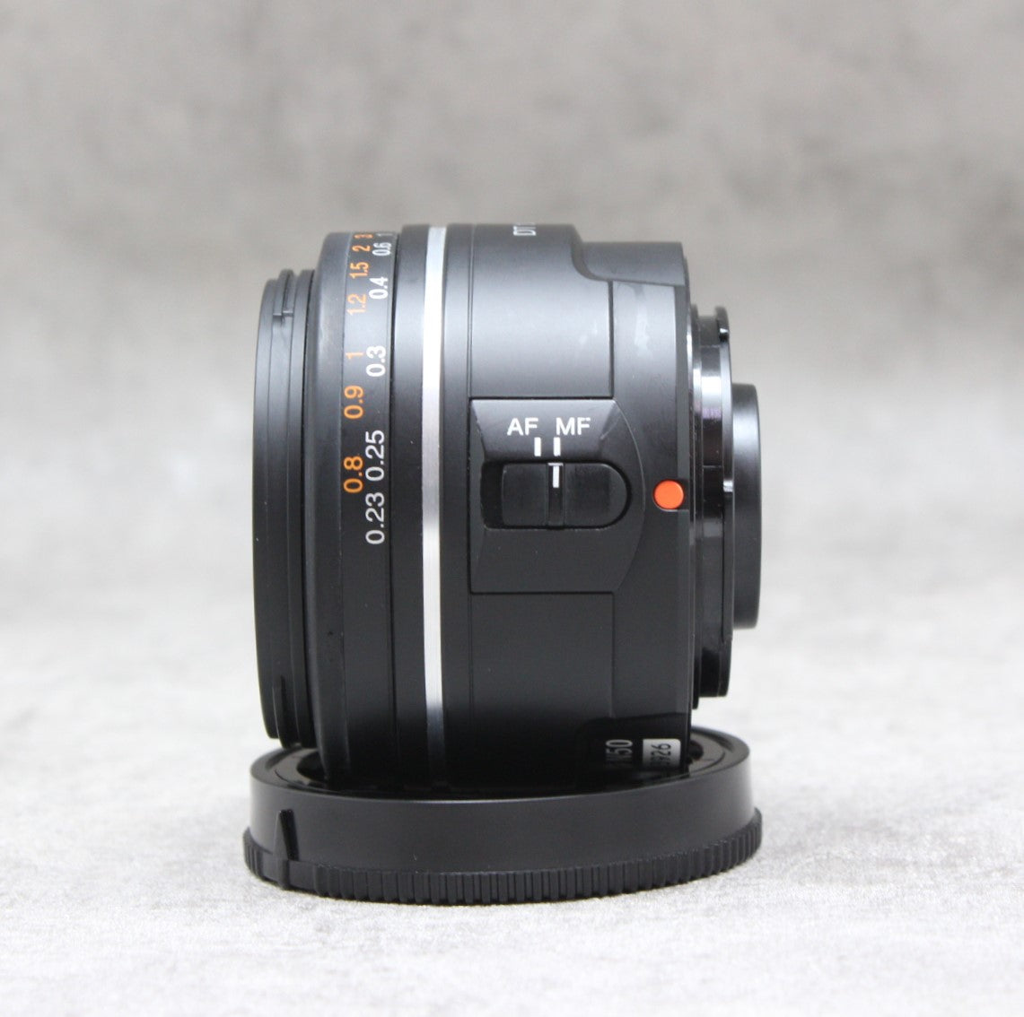 中古品 SONY DT 35mm F1.8 SAM (SAL35F18) ☆9月10日(土)の