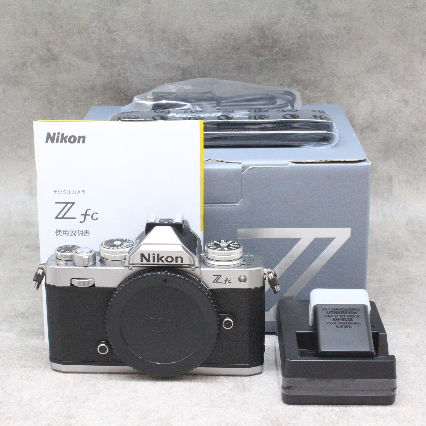 中古品 Nikon Zfc ボディ