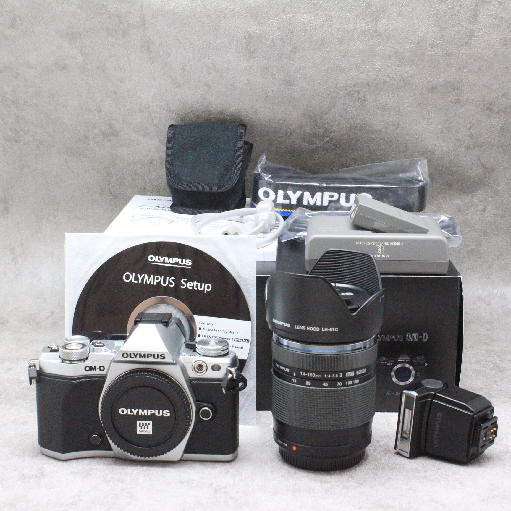 中古品 OLYMPUS OM-D E-M5 Mark II 14-150mm II レンズキット さんぴん