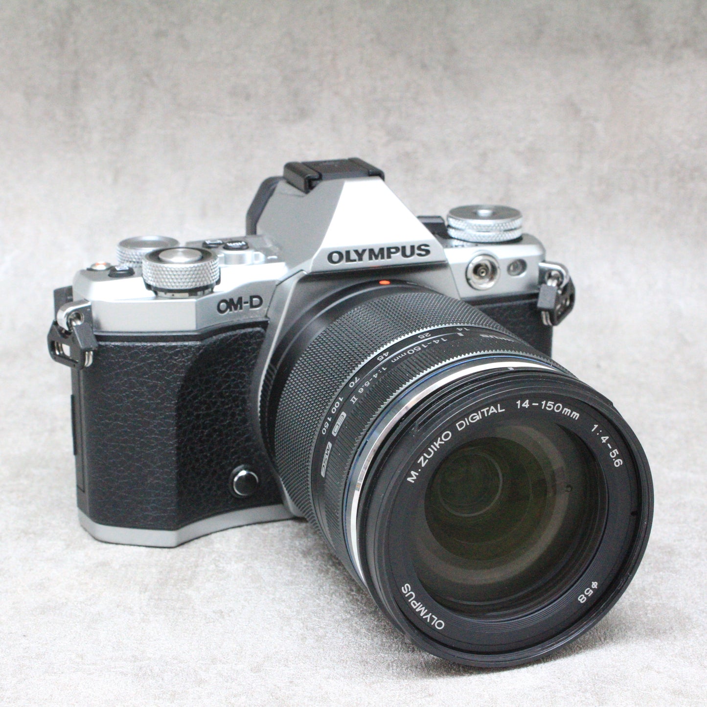 中古品 OLYMPUS OM-D E-M5 Mark II 14-150mm II レンズキット さんぴん