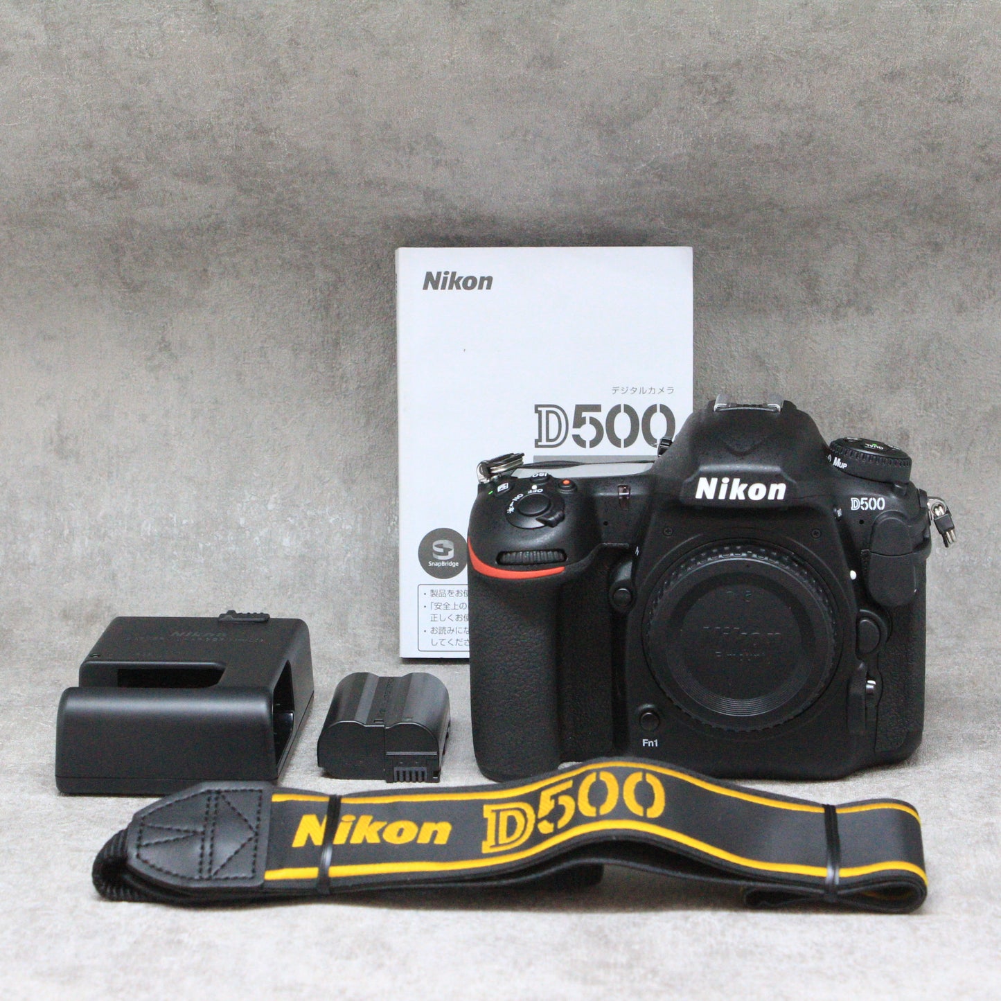 定番 NIKON D500 ボディ - カメラ