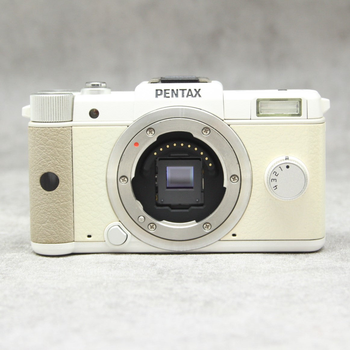 中古品 PENTAX Q + 5-15mm F2.8-4.5 【1月17日(火)のYouTube生配信でご紹介】