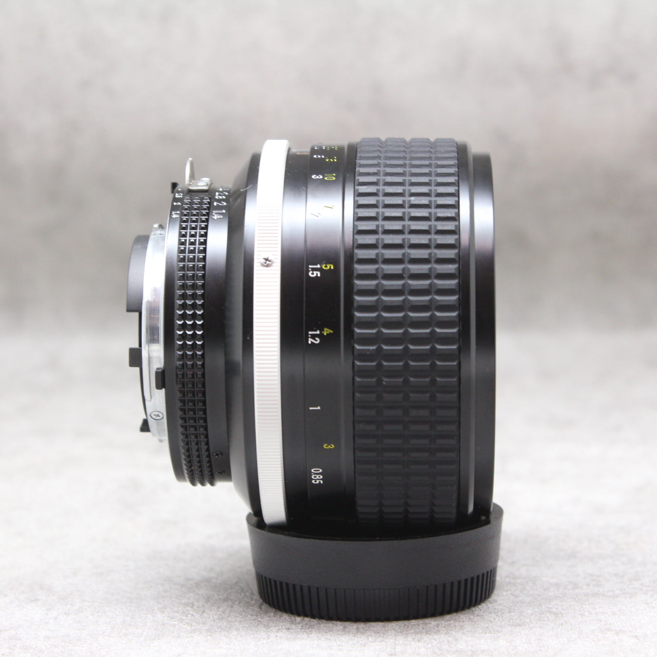 中古品 Nikon Ai-S NIKKOR 85mm F1.4 10月1日(土)のYouTube生