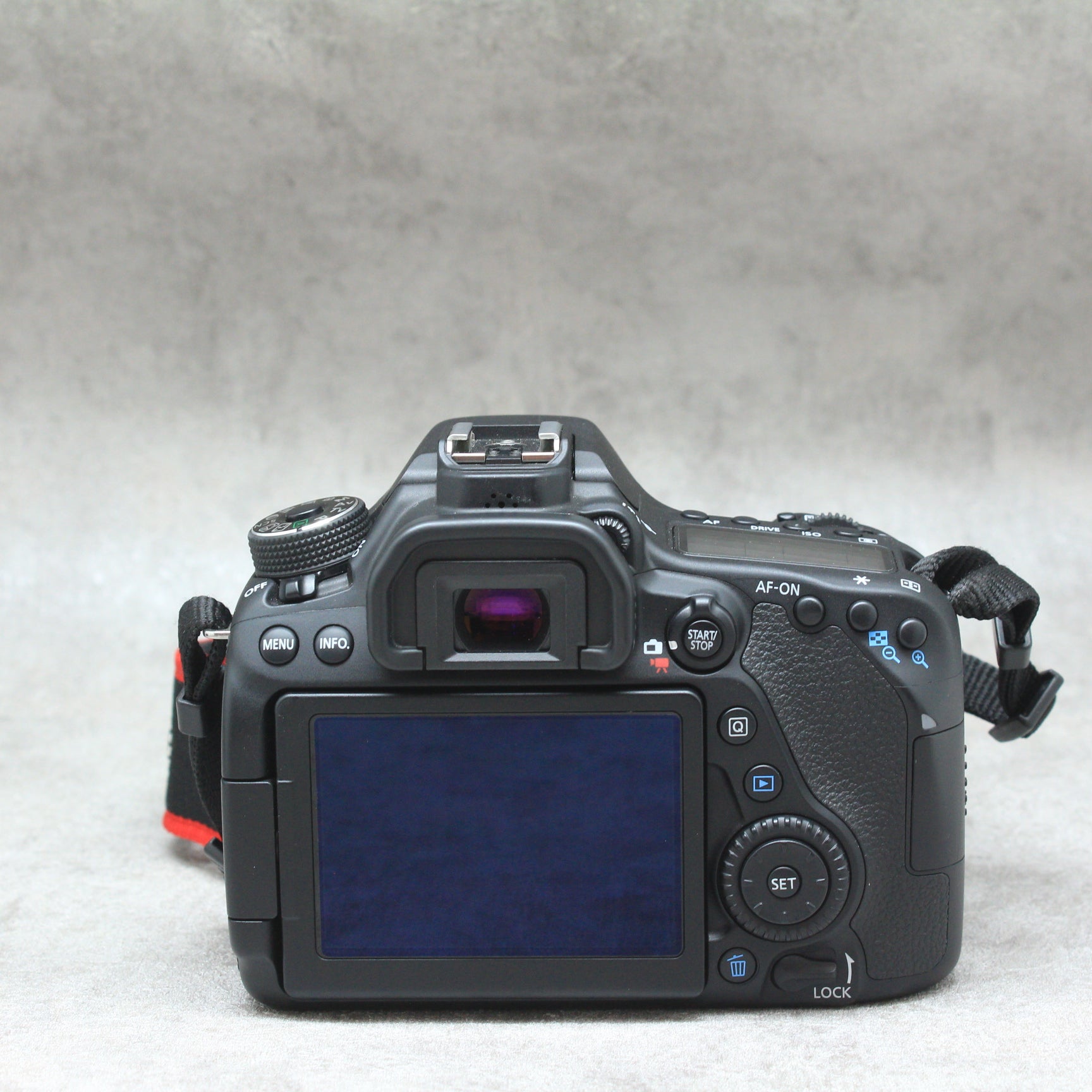 中古品 Canon EOS80D 18-135mm IS USM KIT さんぴん商会
