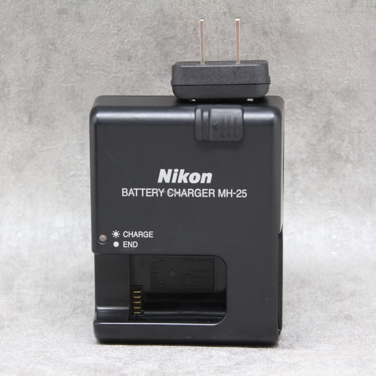 中古品 Nikon D800 ボディ + 中古品 Nikon AF-S NIKKOR 24-85mm F3.5-4.5G ED ※11月6日(日)のYouTubeでご紹介