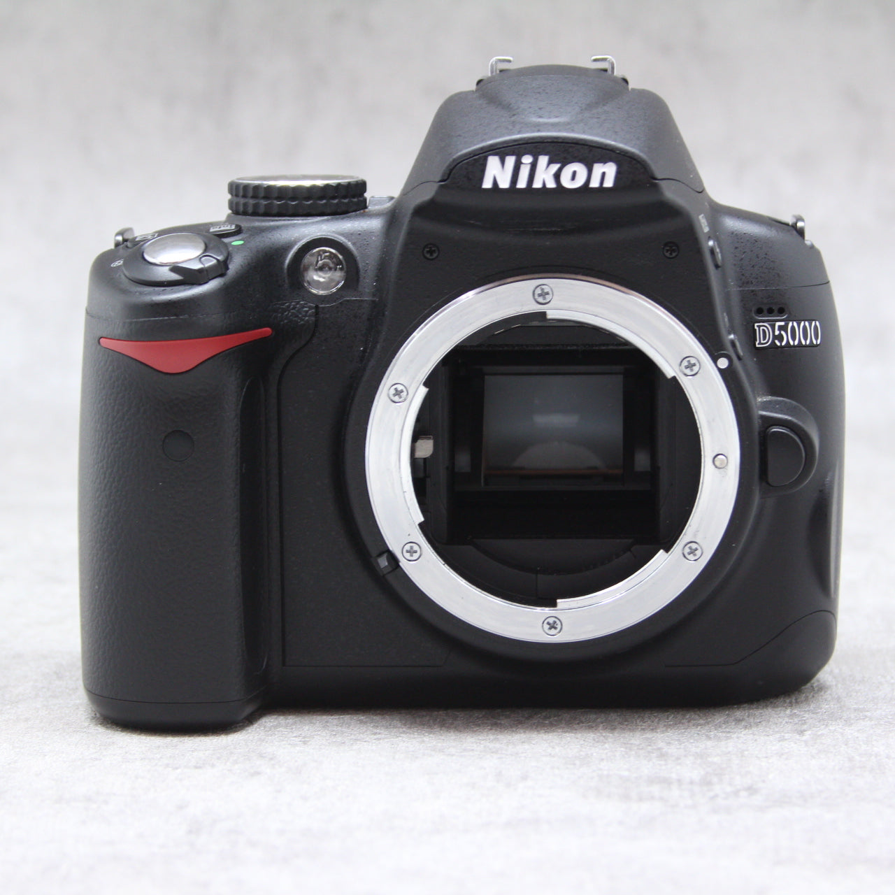 ニコン ■ほぼ新品■ Nikon D5000ボディ