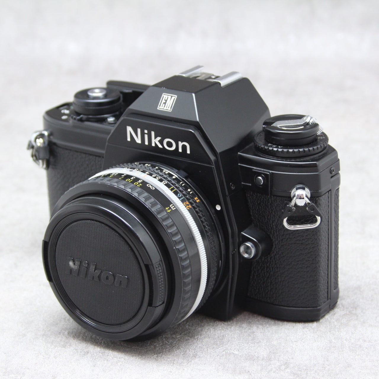 中古品 Nikon EM + Ai-S NIKKOR 50mm F1.8 リトルニコンセット ※2月12日(日)のYouTube生配信でご紹介