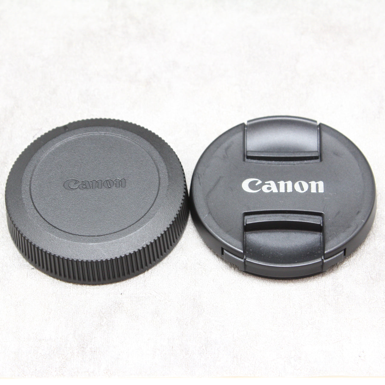 中古品 Canon RF85mm F2 MACRO IS STM【11/23(祝)のYouTube生配信でご