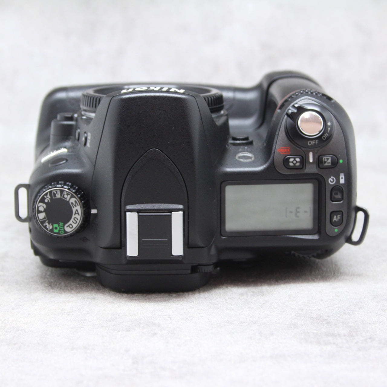 中古品 Nikon D80 ボディ＋MB-D80 #2046445/#2030387【12月31日大晦日の