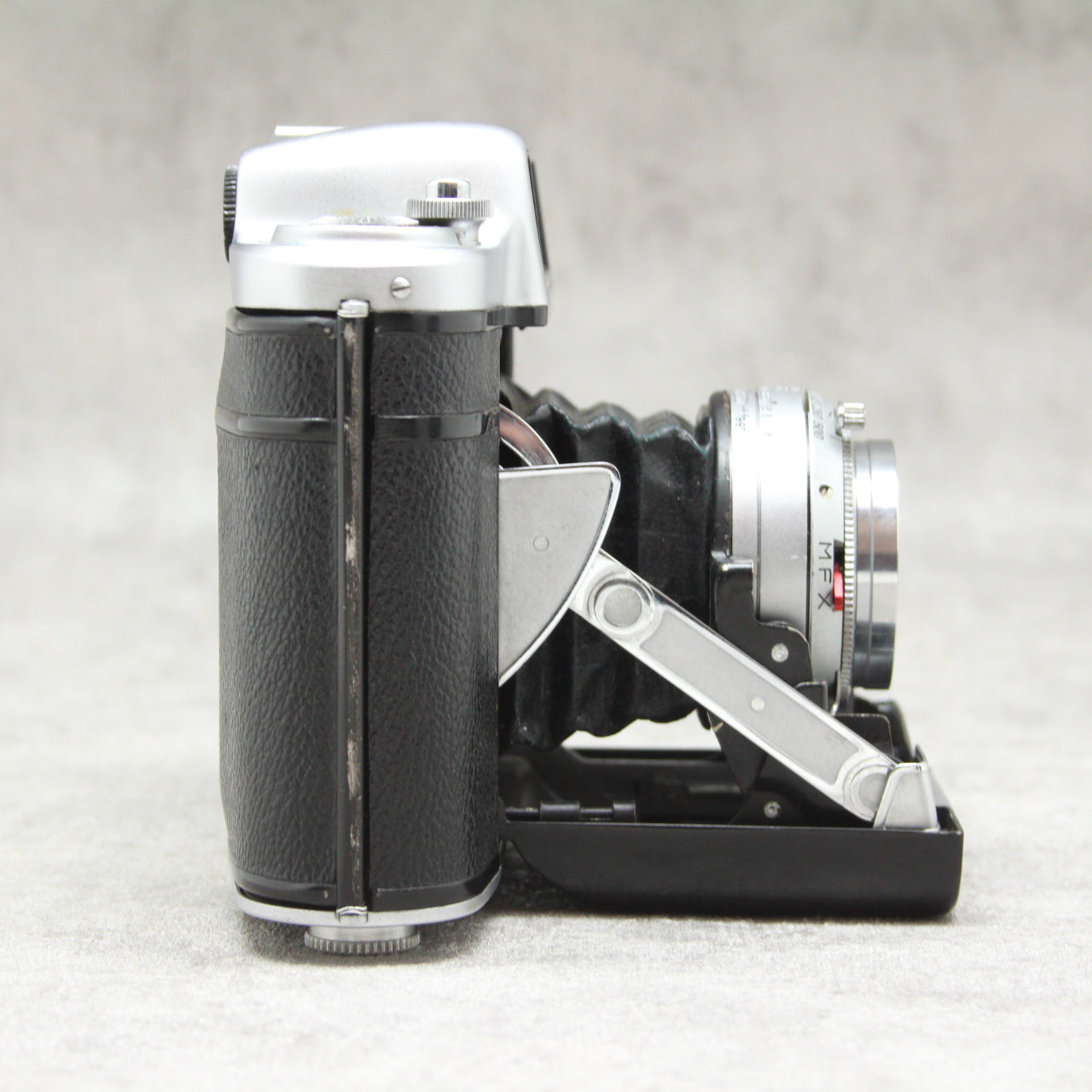富士フィルム　SUPERFUJICA6　F3.5　f=7.5センチ　蛇腹カメラ