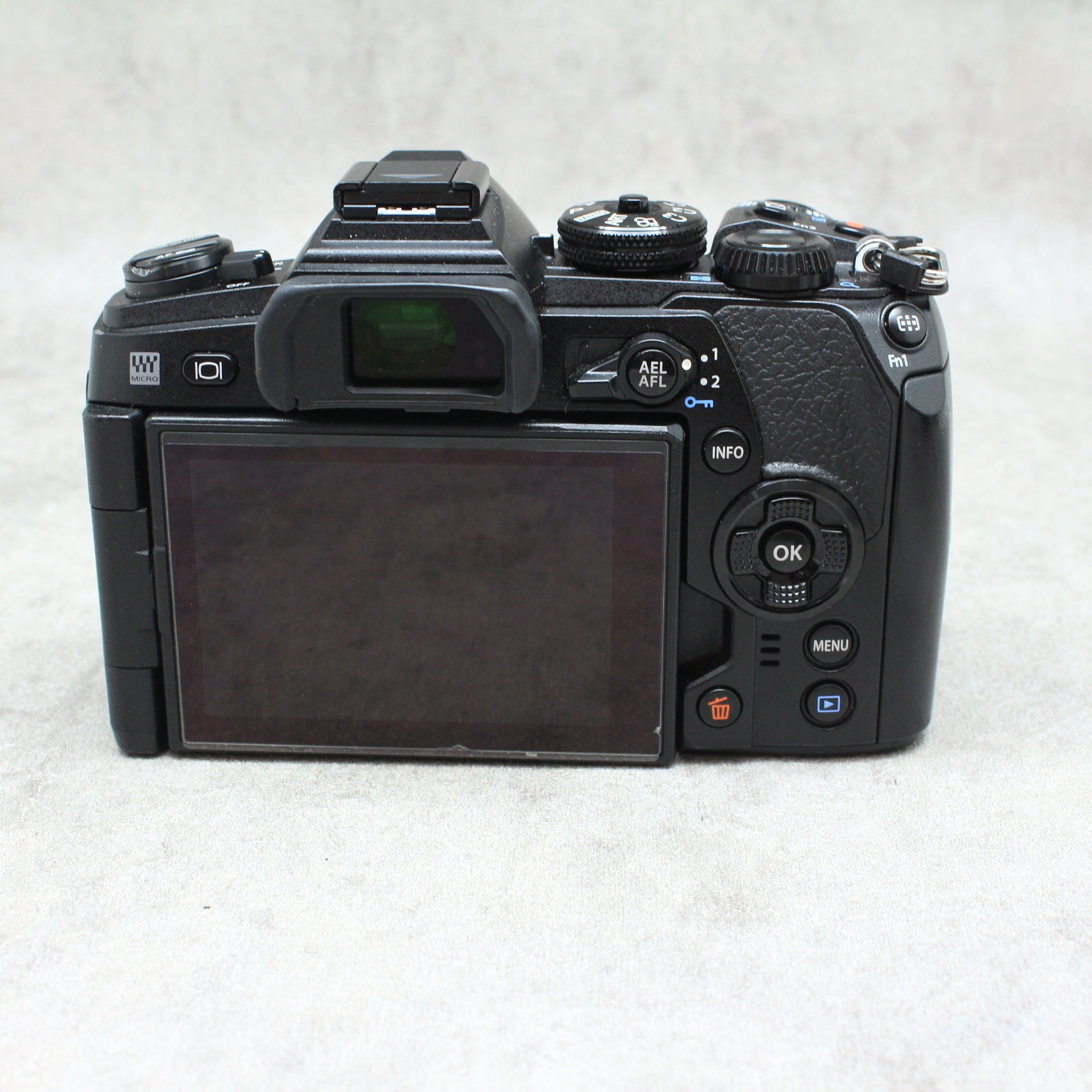 中古品 【訳アリ】OLYMPUS OM-D E-M1 Mark II ボディ さんぴん商会