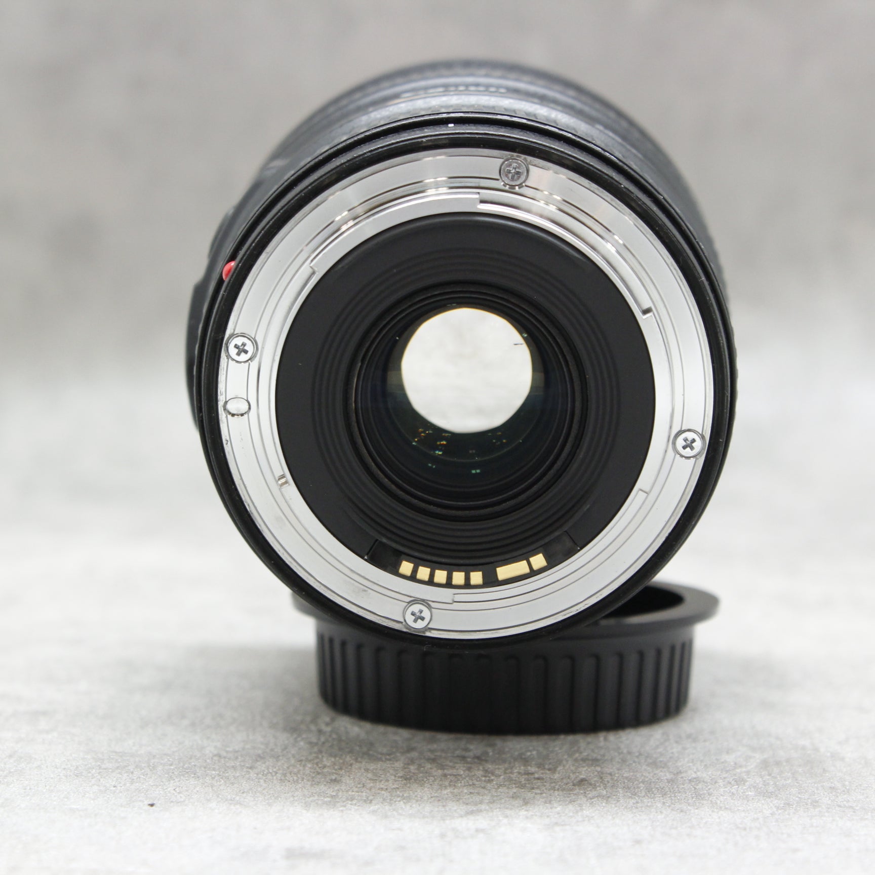 中古品 Canon EF 16-35mm F4 L IS USM ※11月6日(日)のYouTubeでご紹介