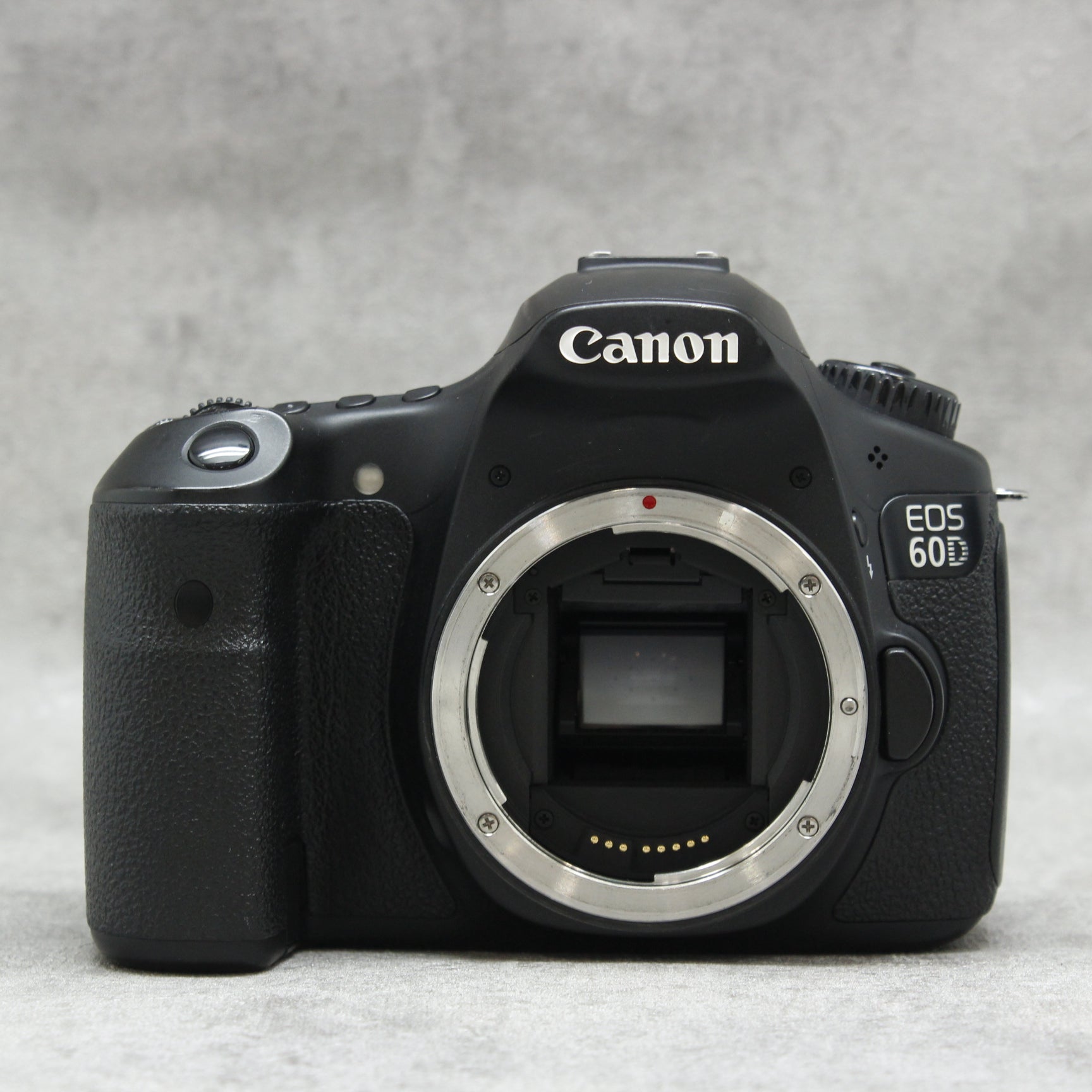 中古品 Canon EOS 60D EF-S18-135 IS レンズキット ☆3月23日(木)の