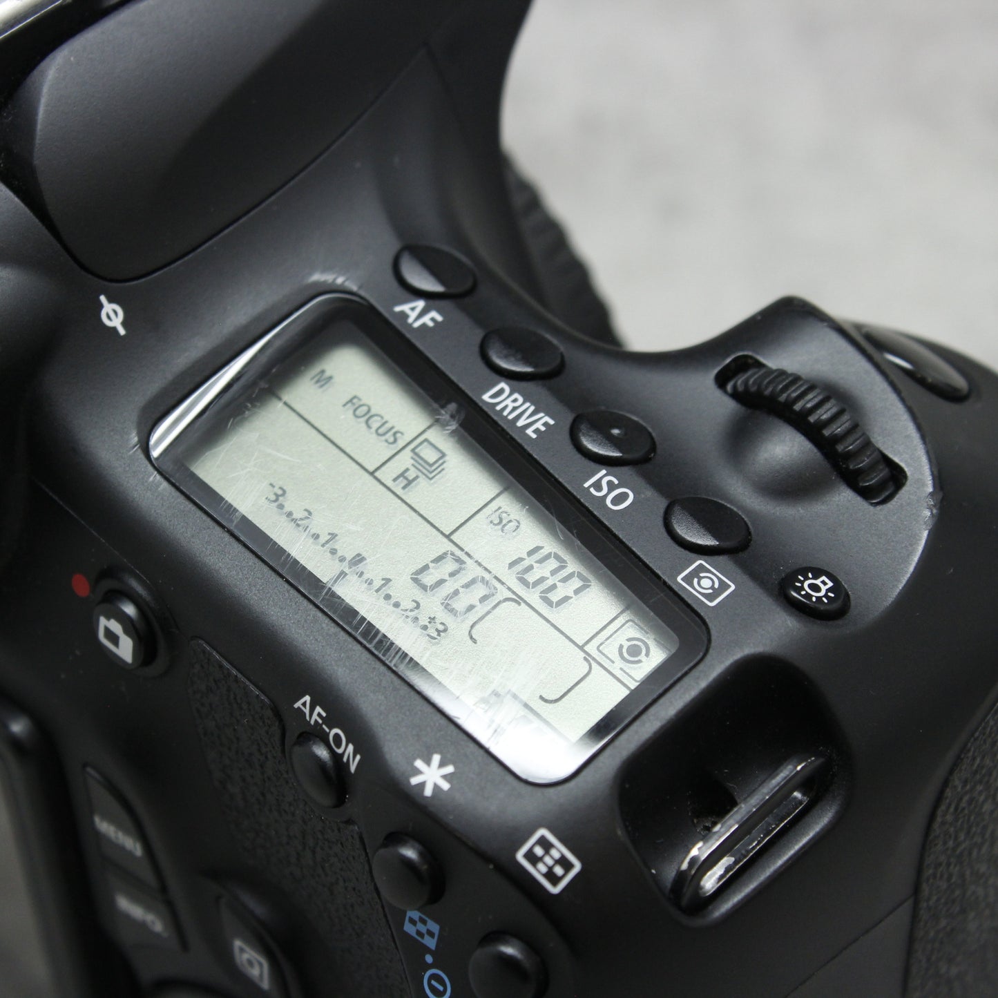 中古品 Canon EOS 60D EF-S18-135 IS レンズキット ☆3月23日(木)のYouTube生配信でご紹介☆