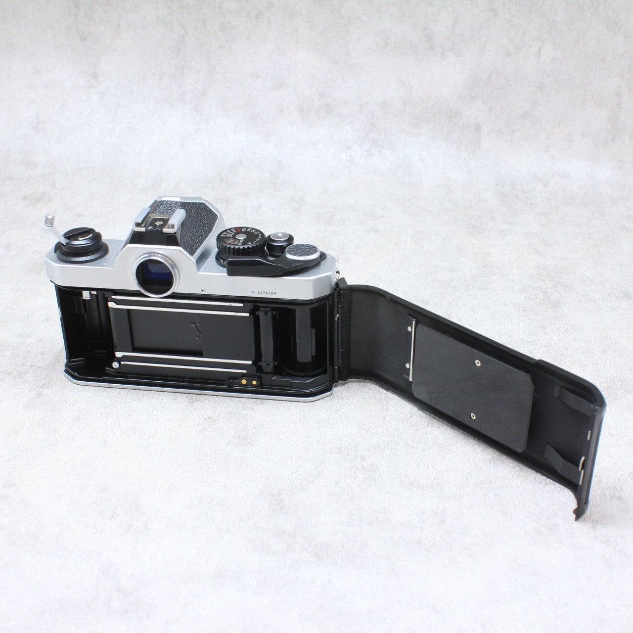 中古品 Nikon New FM2 シルバー – サトカメオンラインショップ